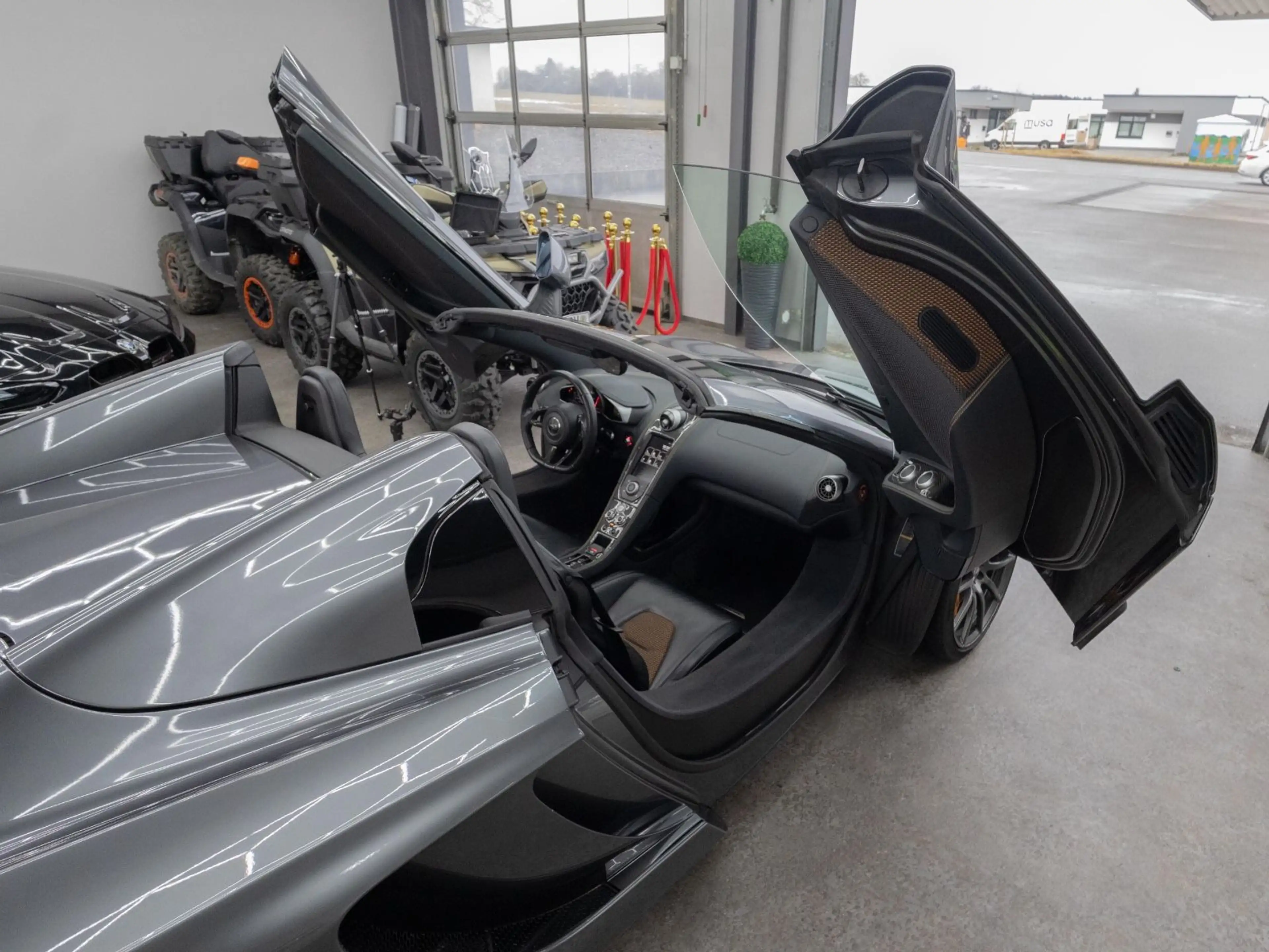 McLaren MP4-12C Spider 3.8 V8 Spider *Carbon*Scheck* — photo 10