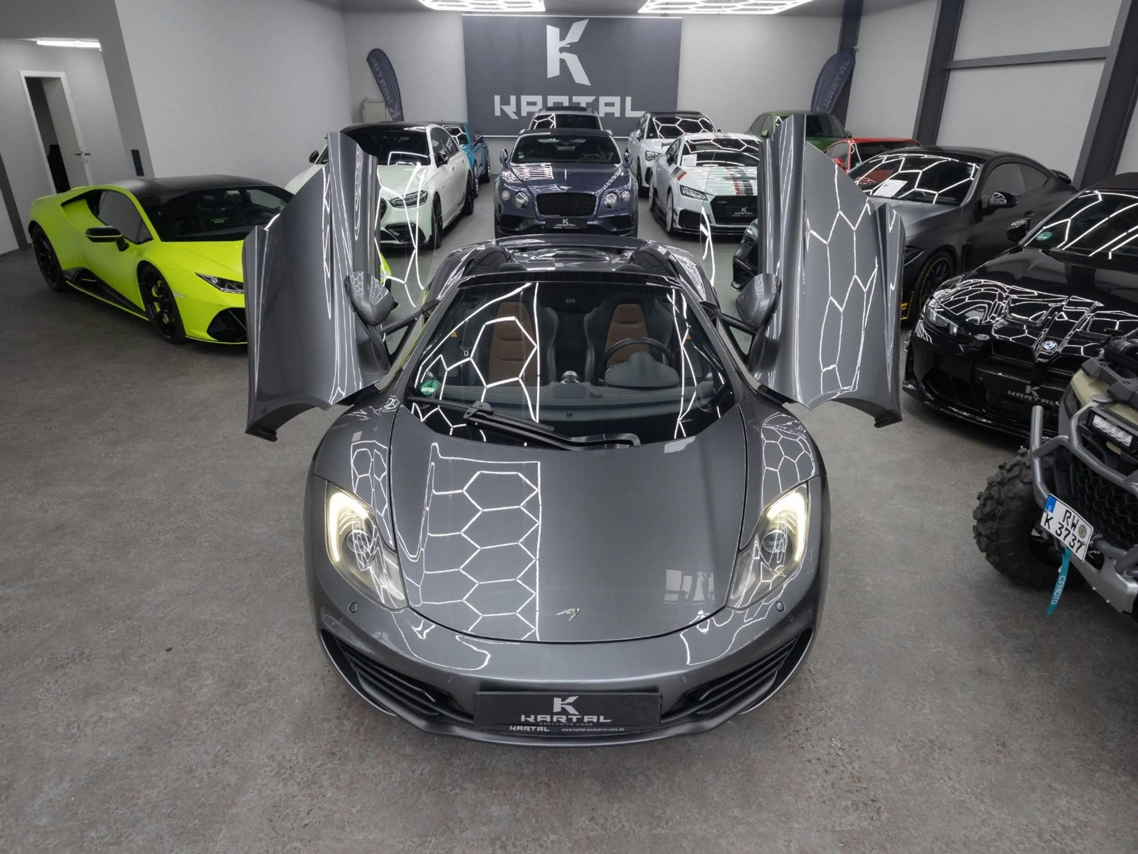 McLaren MP4-12C Spider 3.8 V8 Spider *Carbon*Scheck* — photo 2