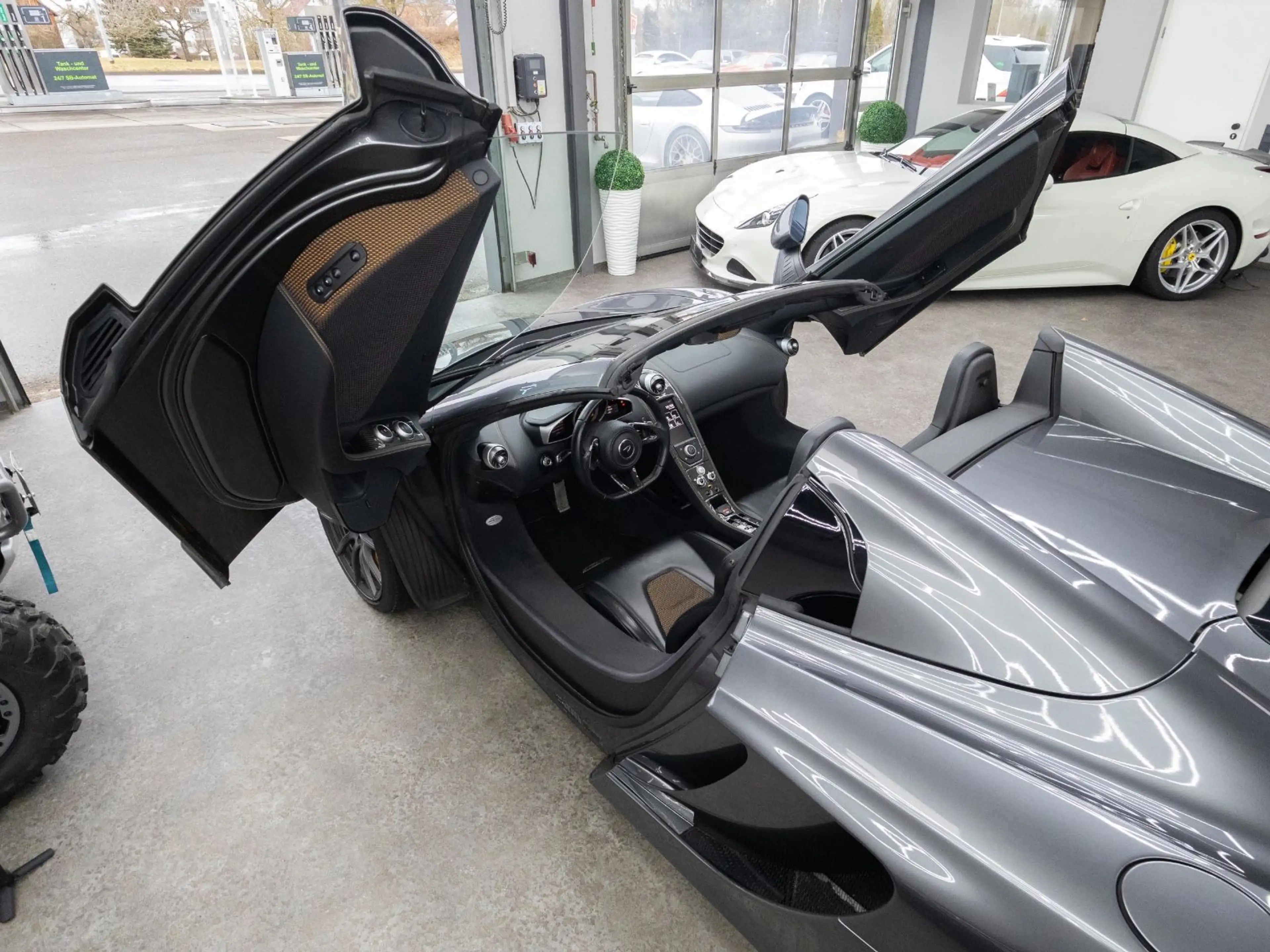 McLaren MP4-12C Spider 3.8 V8 Spider *Carbon*Scheck* — photo 15