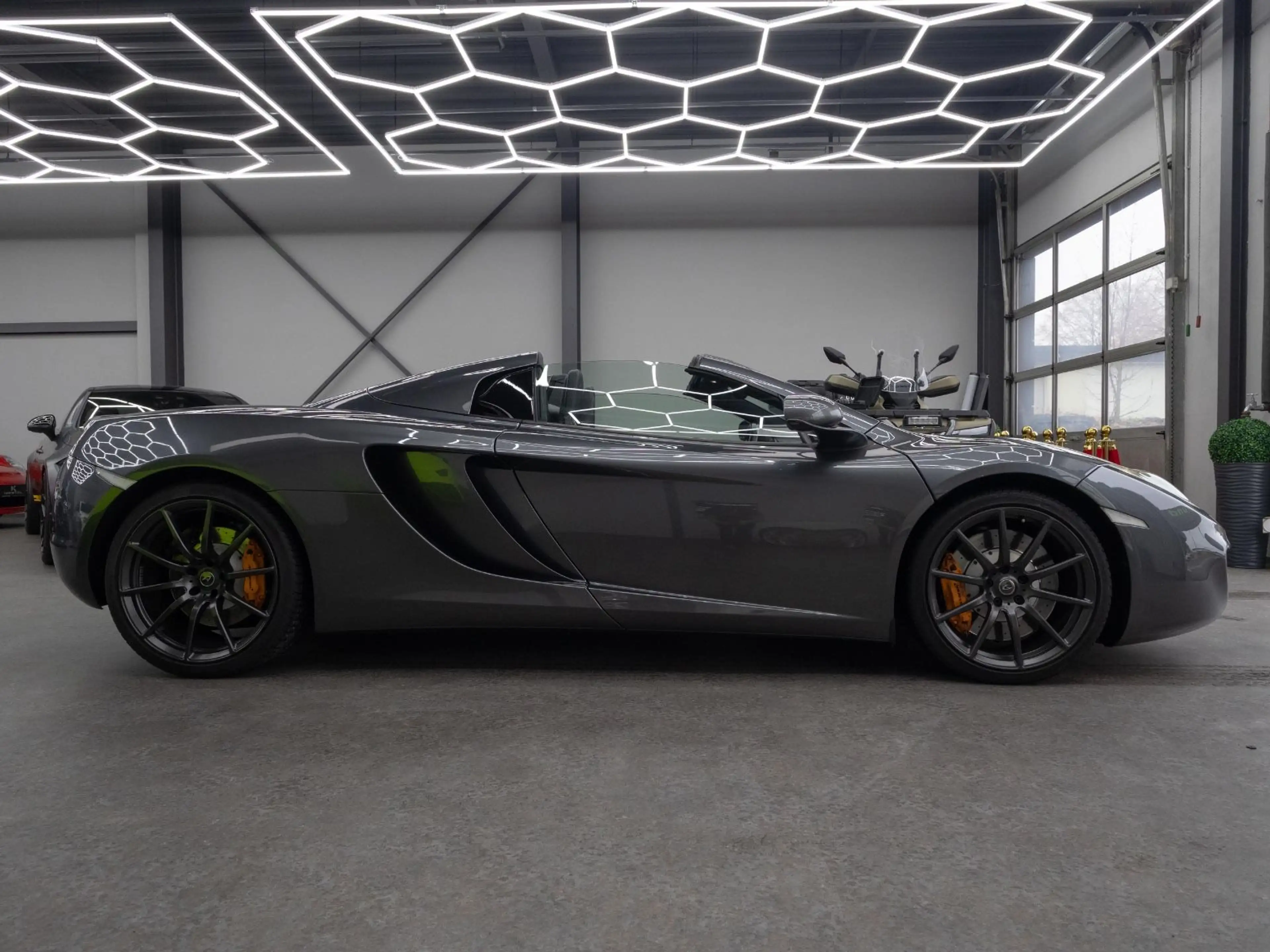 McLaren MP4-12C Spider 3.8 V8 Spider *Carbon*Scheck* — photo 5