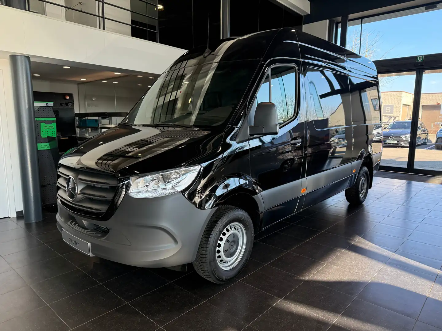 Mercedes-Benz Sprinter 317 CDI L2H2 RWD Noir - 1