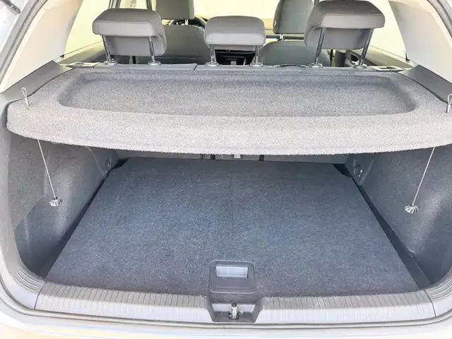 Volkswagen Golf view 12