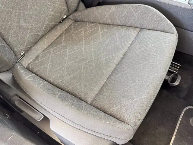 Volkswagen Golf view 9