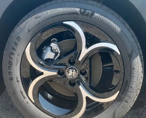 Alfa Romeo Junior view 8