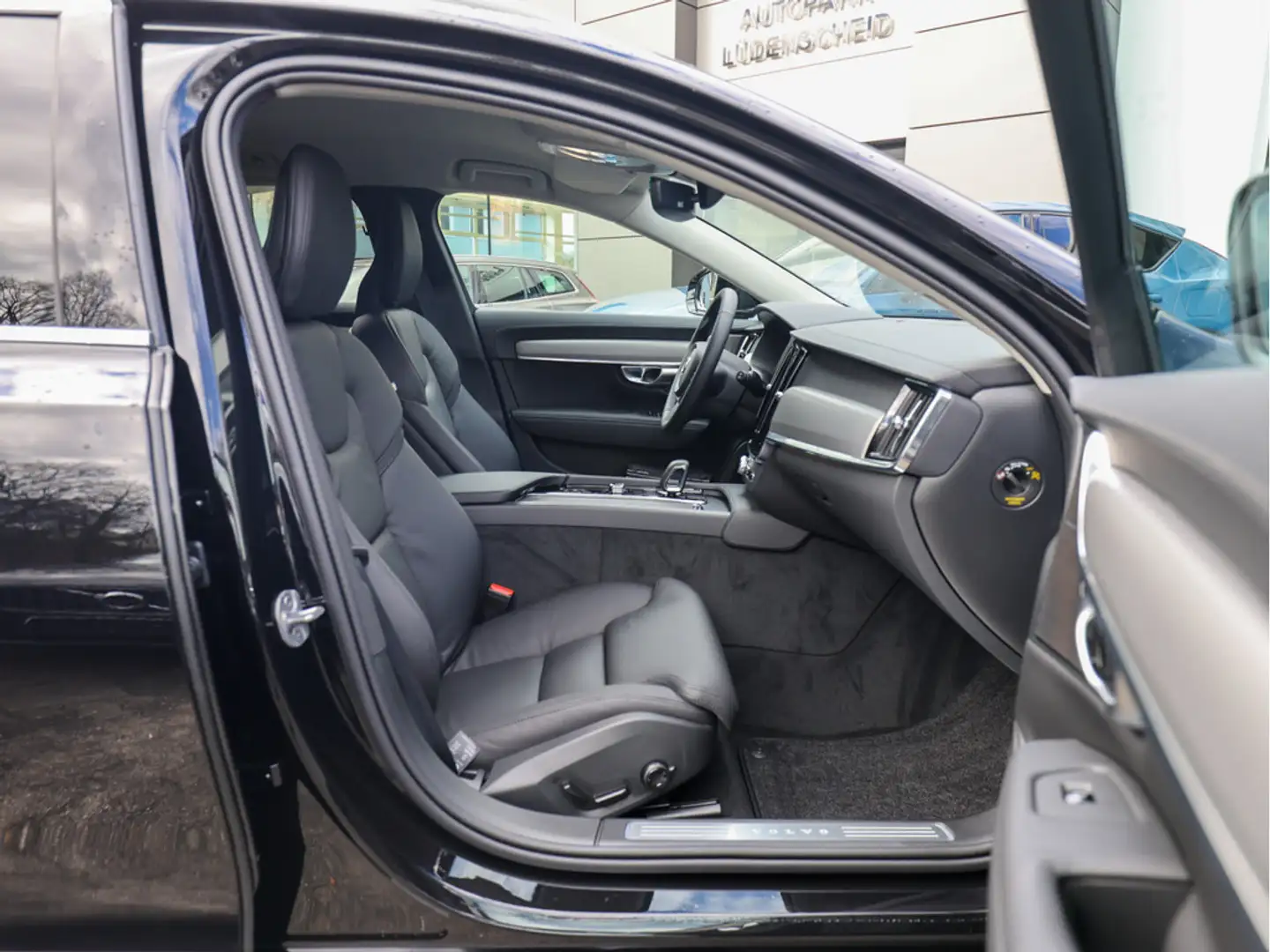 Volvo V90 B4 Plus Bright SHZ KAMERA LED H/K LEDER Schwarz - 2