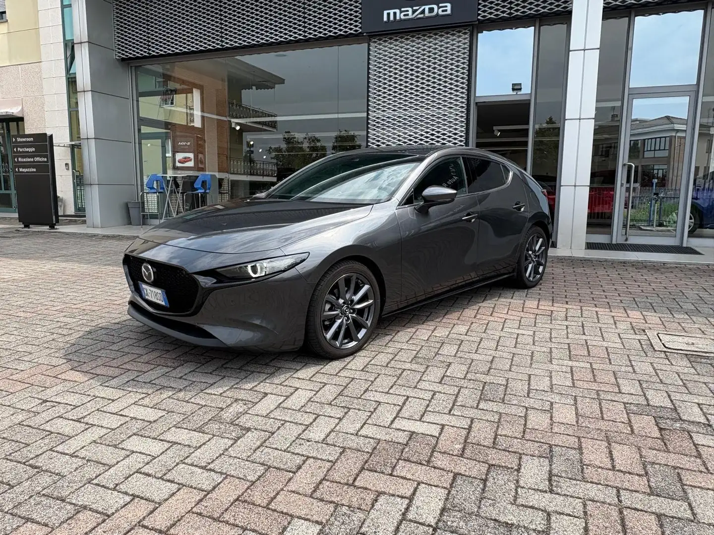 Mazda 3 3 5p 2.0 m-hybrid Exclusive 150cv Gris - 2