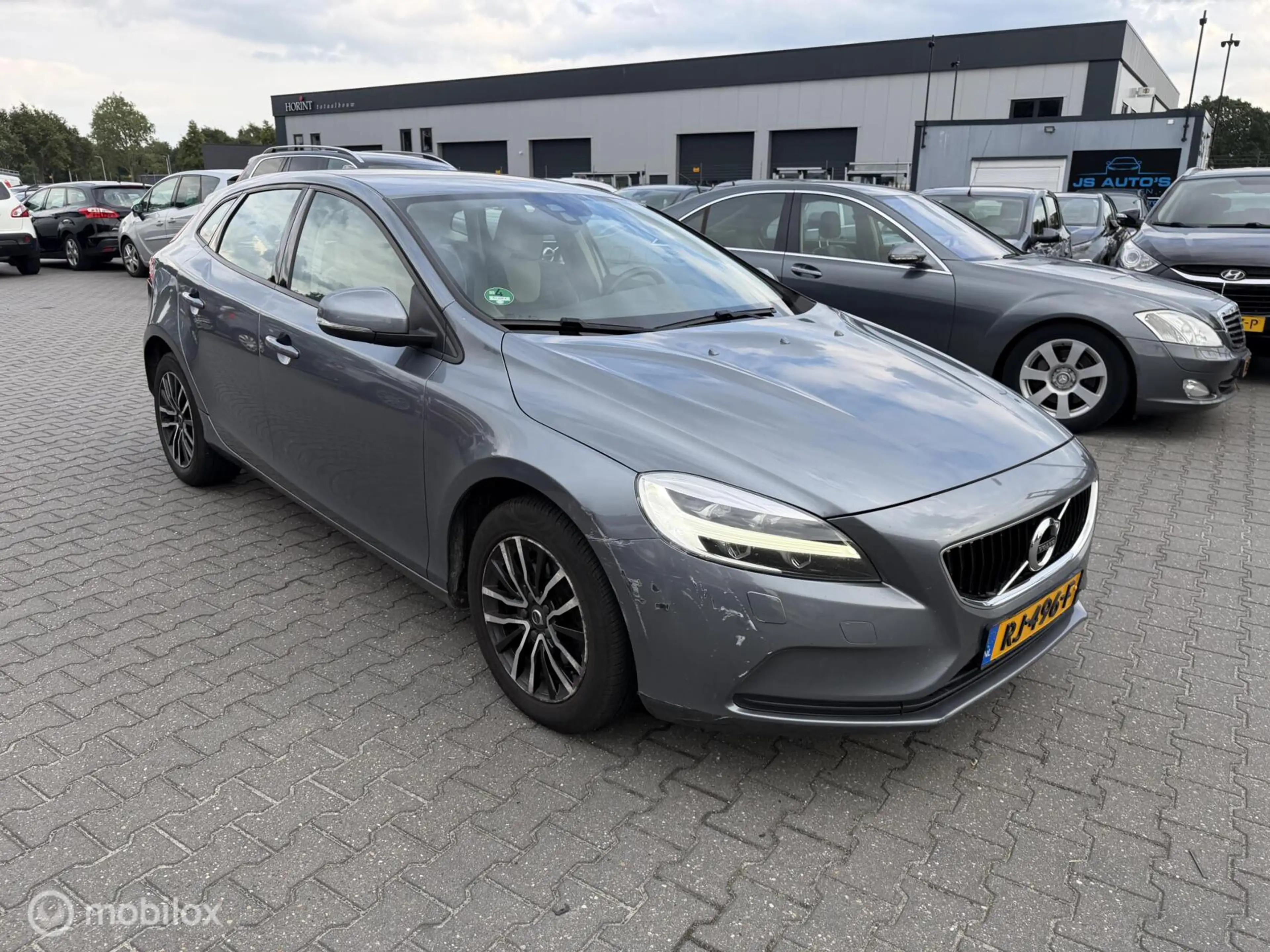 Volvo V40 2.0 T2 Nordic+ — photo 2