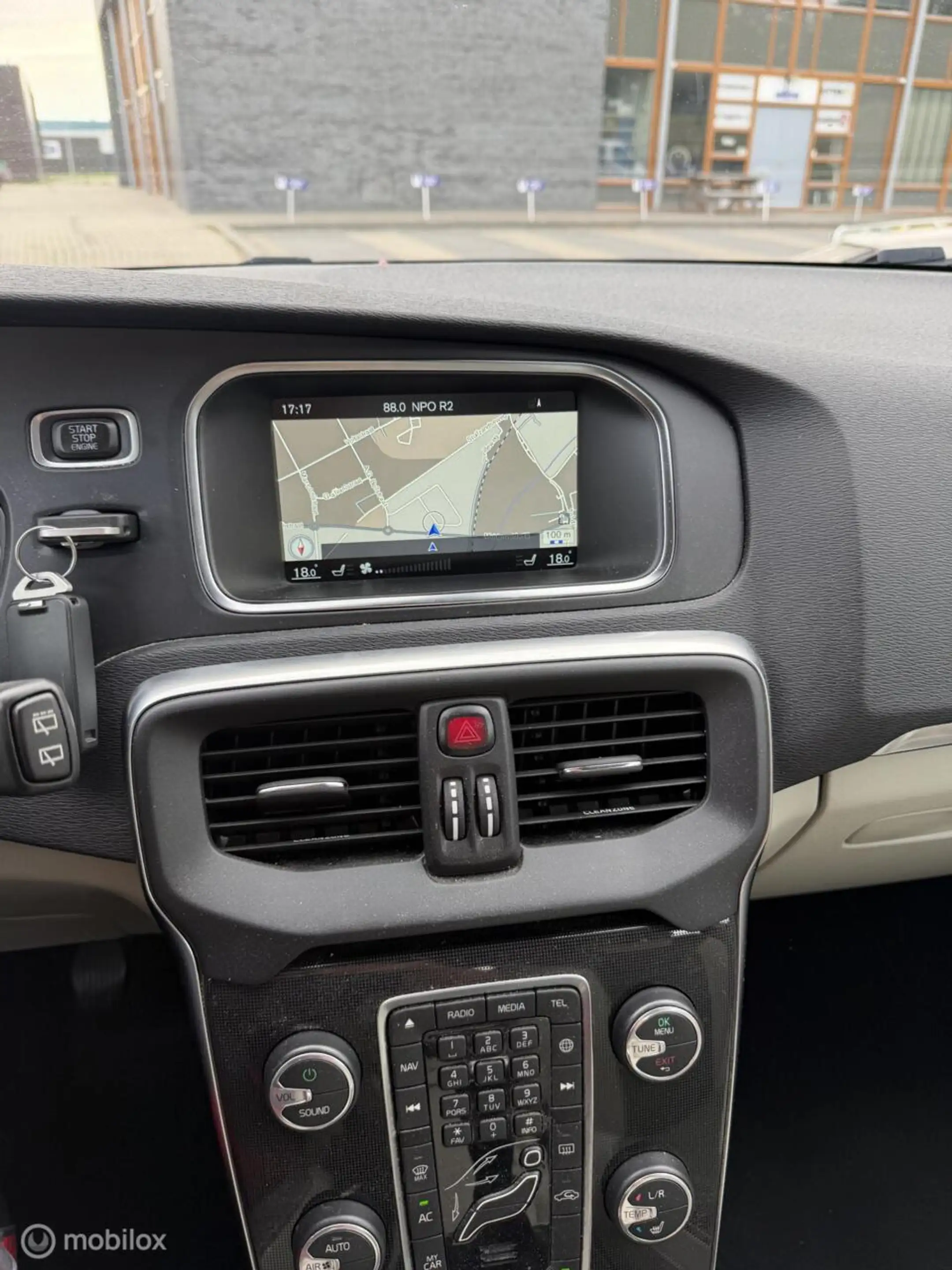 Volvo V40 2.0 T2 Nordic+ — photo 10