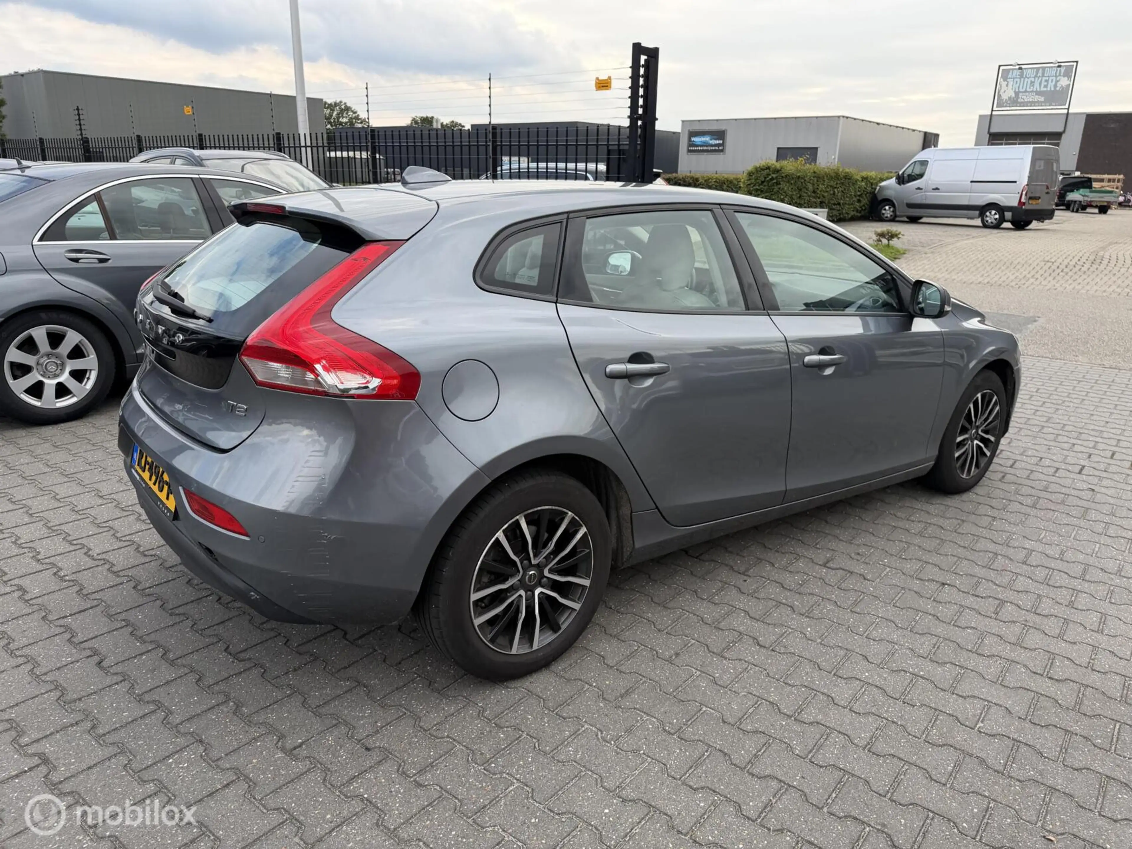 Volvo V40 2.0 T2 Nordic+ — photo 5