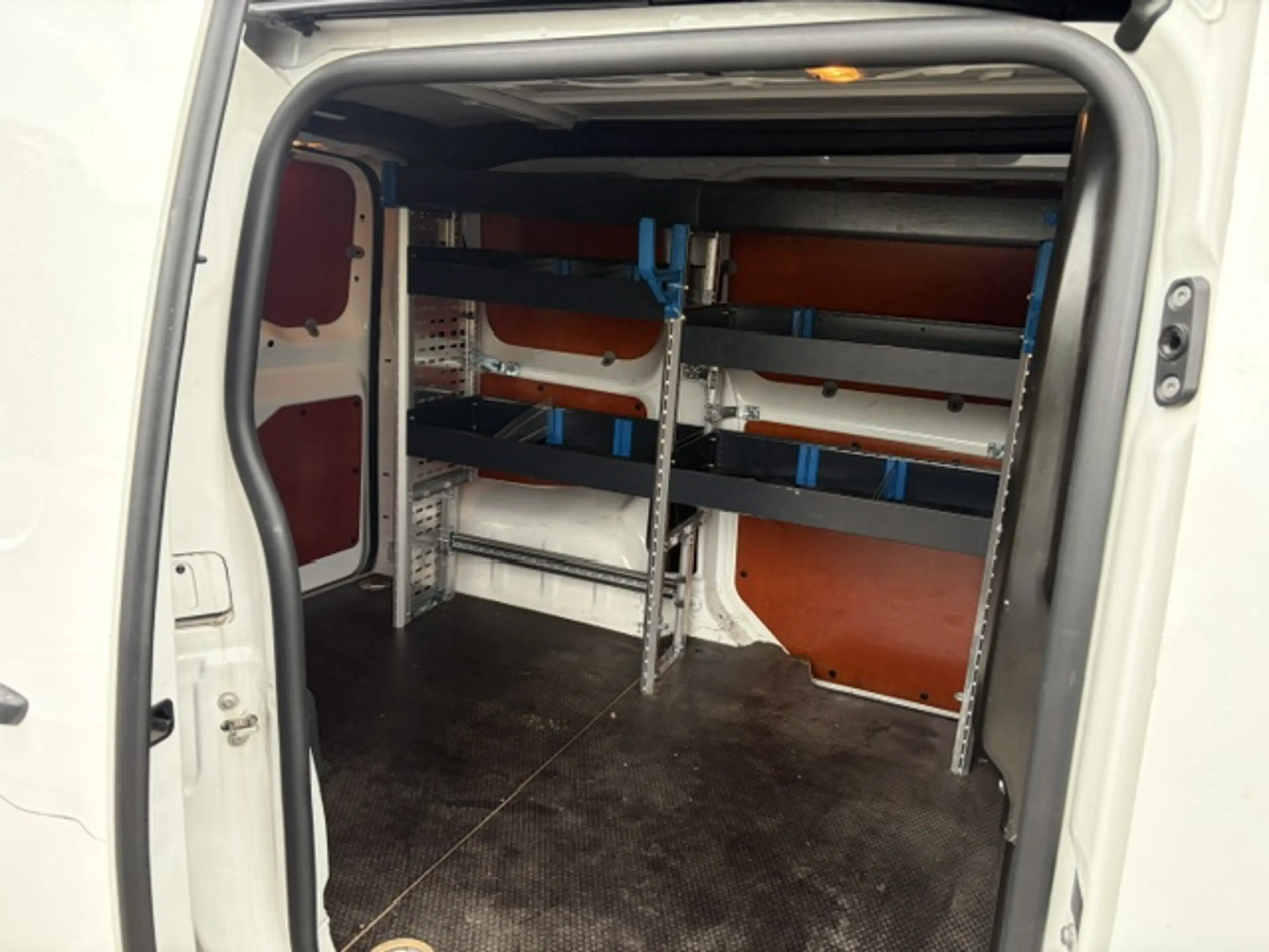 Peugeot Expert 2.0 HDi 229 L2 — photo 6