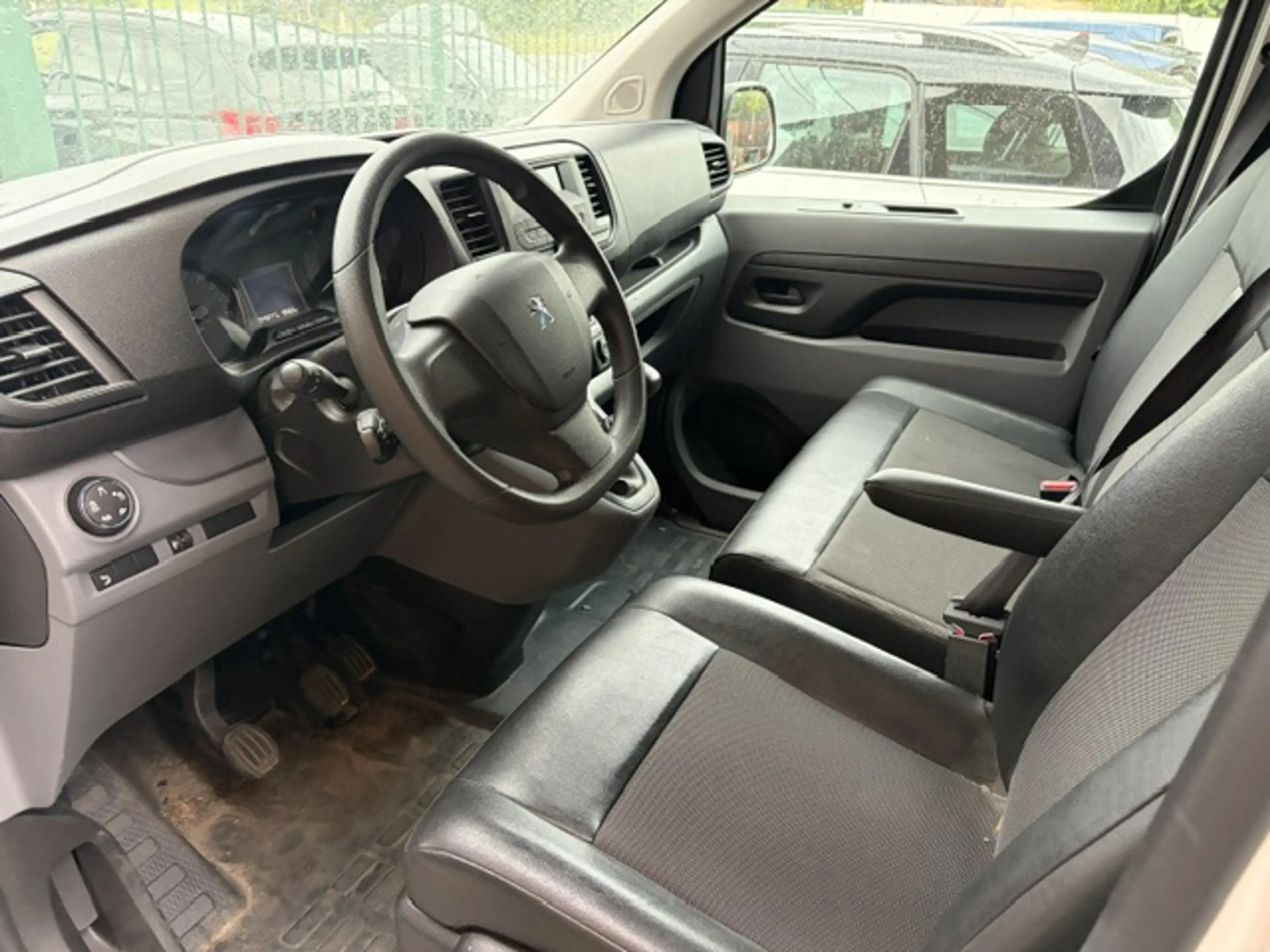 Peugeot Expert 2.0 HDi 229 L2 — photo 7