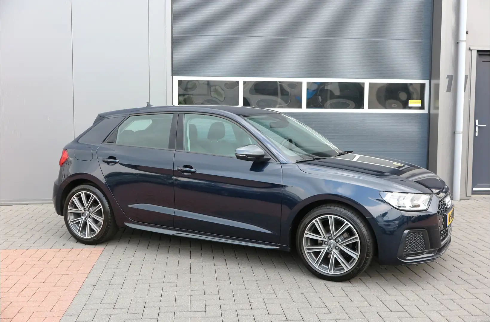 Audi A1 Sportback 30 TFSI 116pk S-Tronic epic Navi via Car Blauw - 2