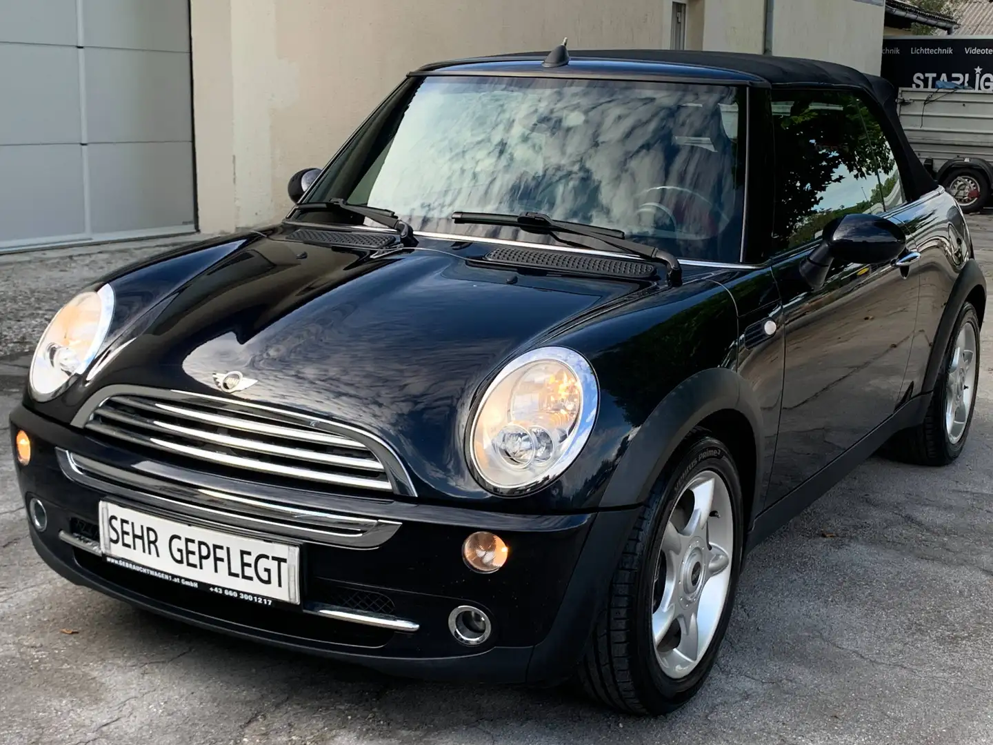 MINI Cooper Cabrio Cabrio – Fun und Lifestyle mit Top-Zustand und 12 Serviceeinträgen! Schwarz - 2