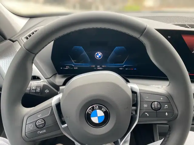 BMW 1 Series view 8
