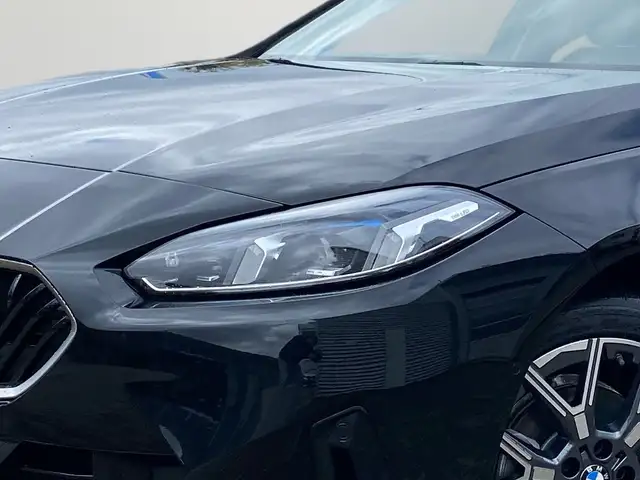 BMW 1 Series view 5