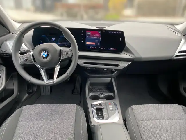 BMW 1 Series view 10