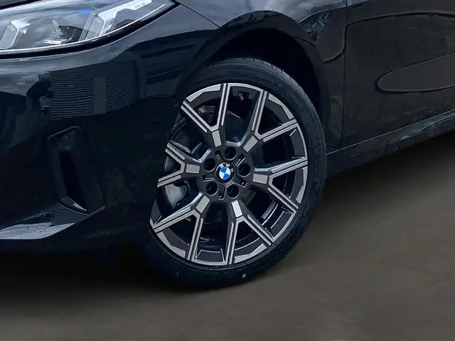 BMW 1 Series view 6