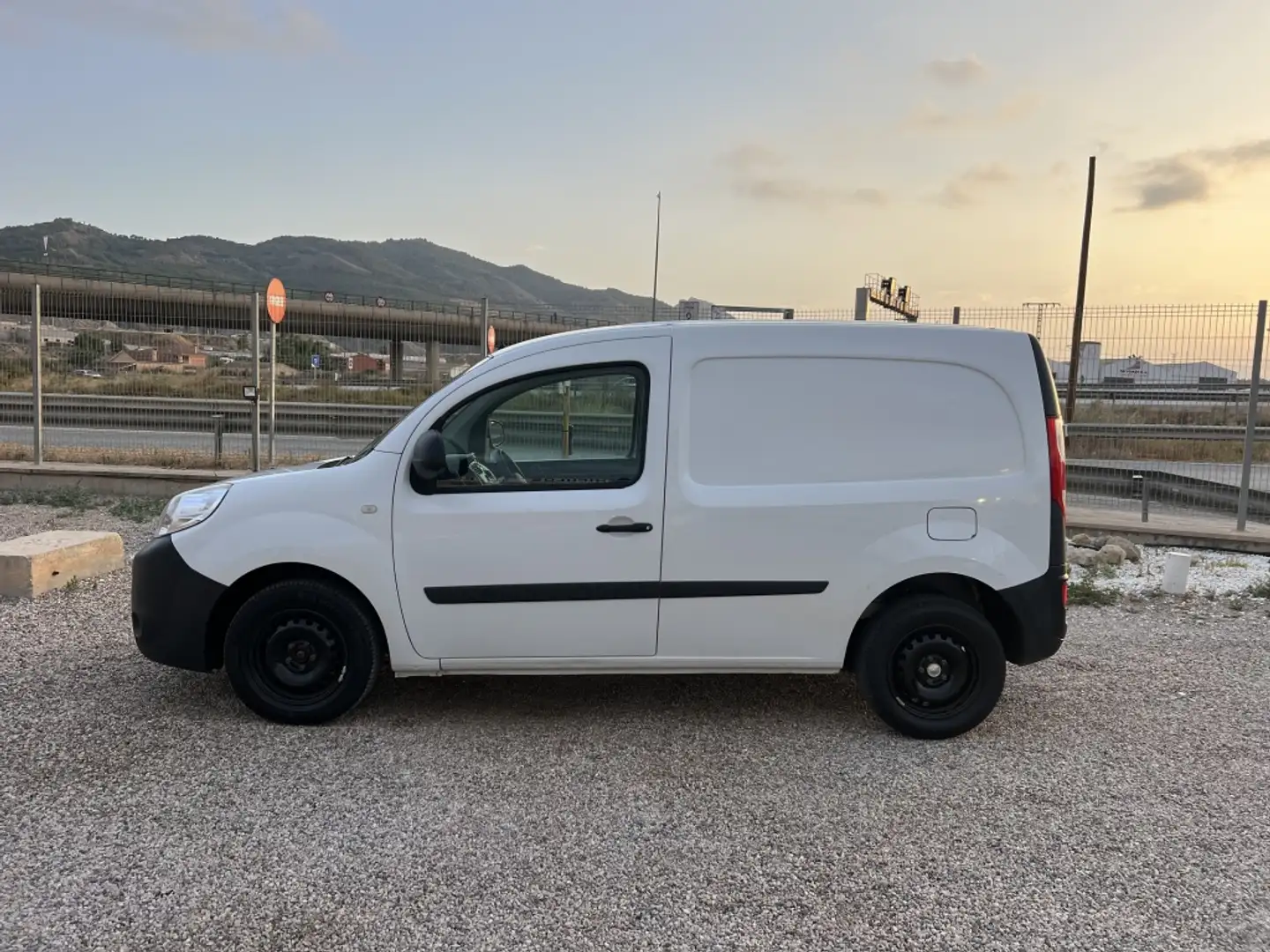 Nissan NV250 Furgón 1.5dCi Comfort L1H1 2pl. 95 Blanc - 2