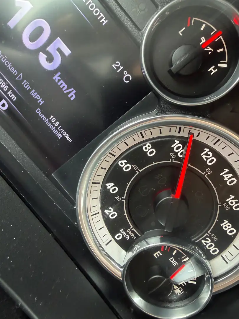 Dodge RAM RAM 1500 Crew Cab Short Bed ECODIESEL Schwarz - 2