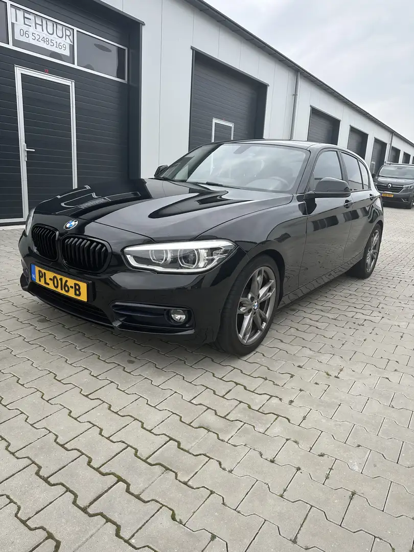 BMW 116 Corp. L. Exec. Zwart - 1