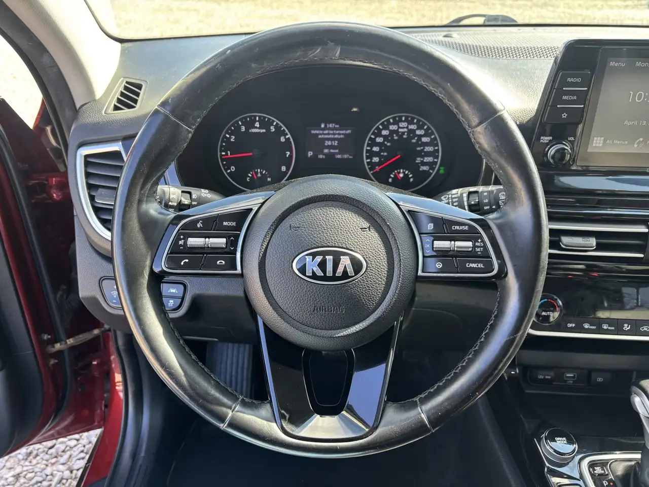 Kia Seltos снимка Kia Seltos