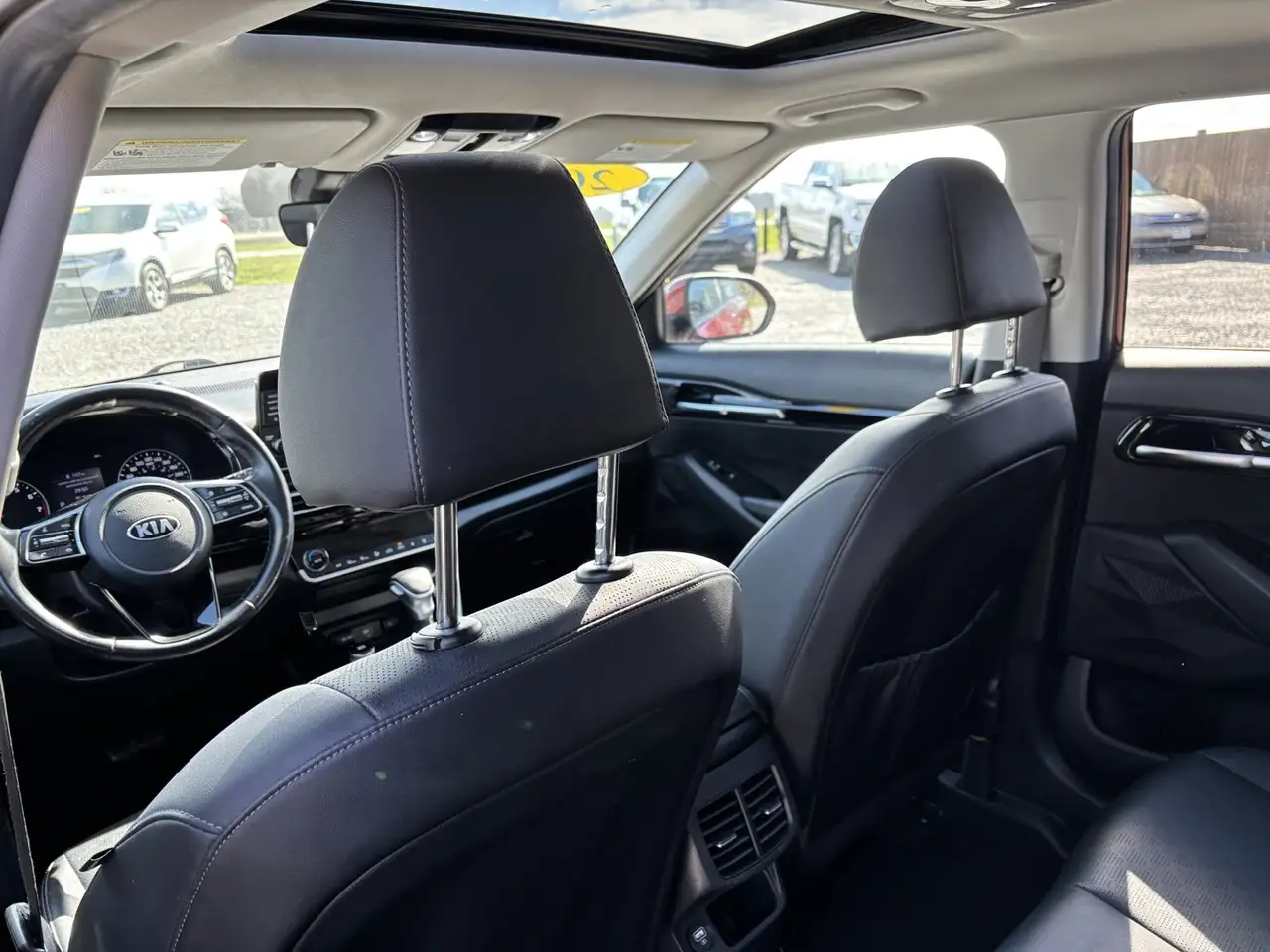 Kia Seltos снимка Kia Seltos