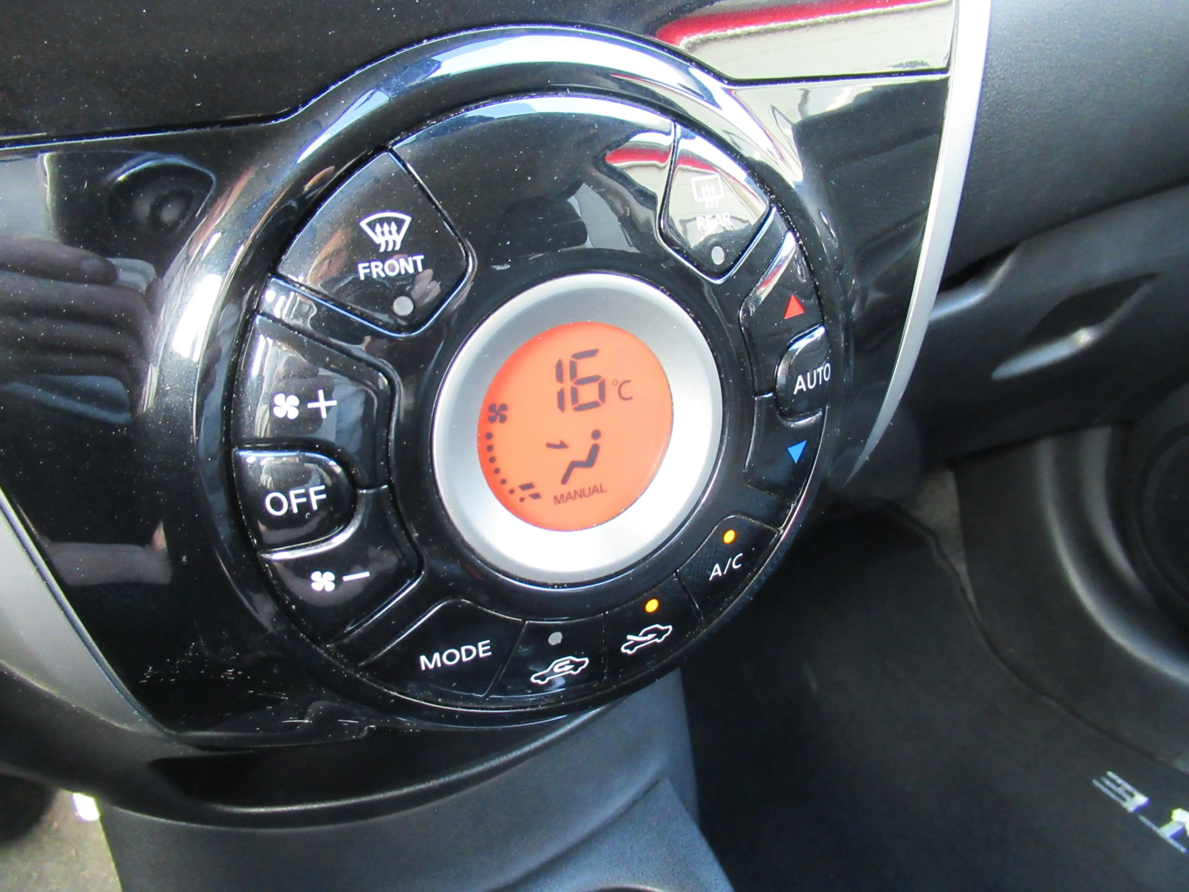 Nissan Note 1.2 Connect Edition — photo 10