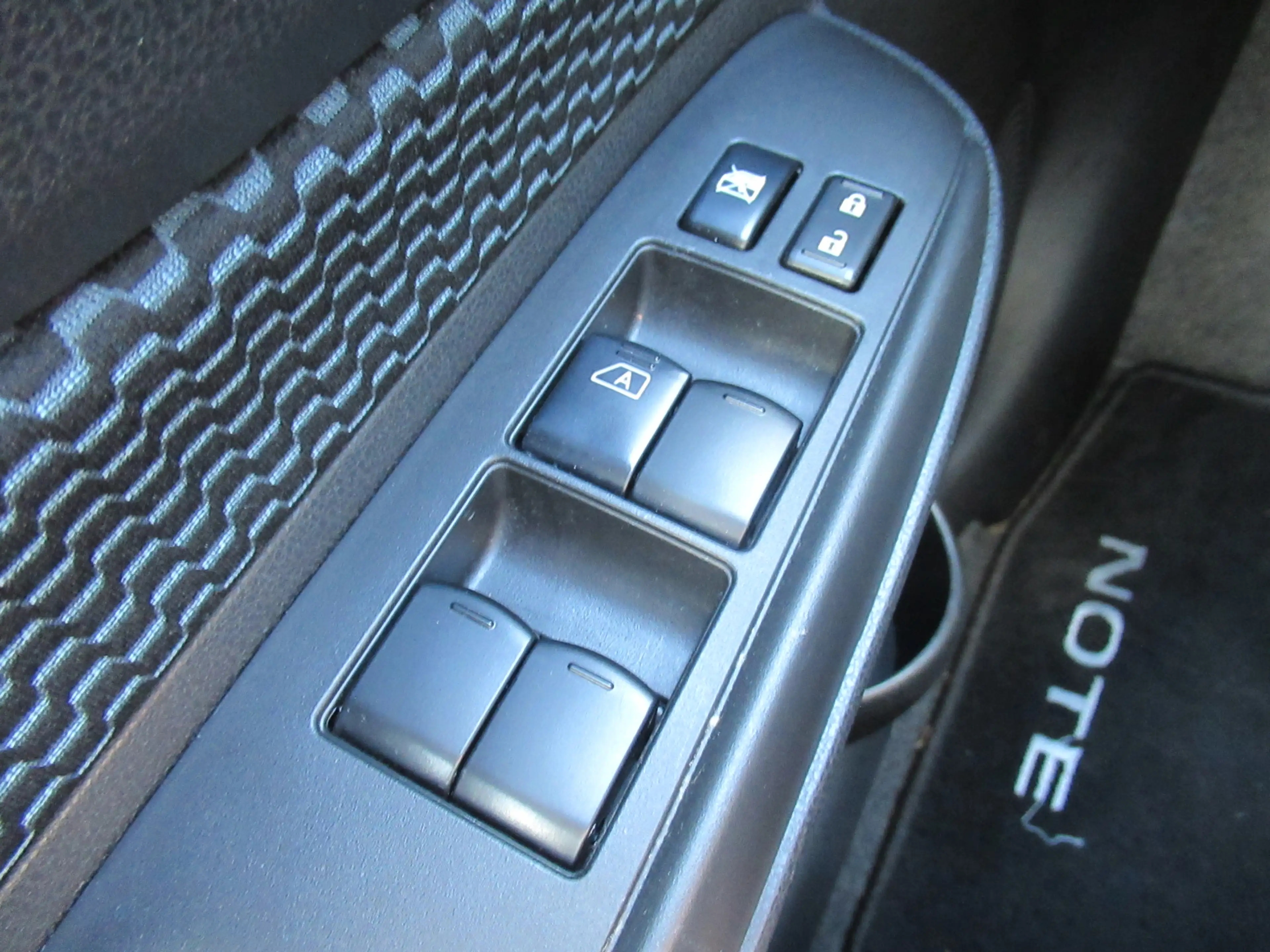 Nissan Note 1.2 Connect Edition — photo 7