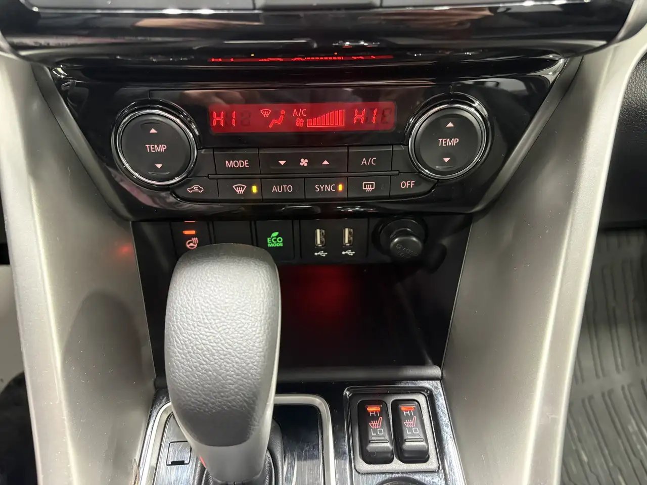 Mitsubishi Eclipse Cross снимка Mitsubishi Eclipse Cross