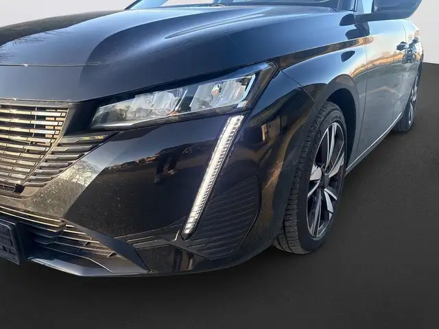 Peugeot 308 view 9