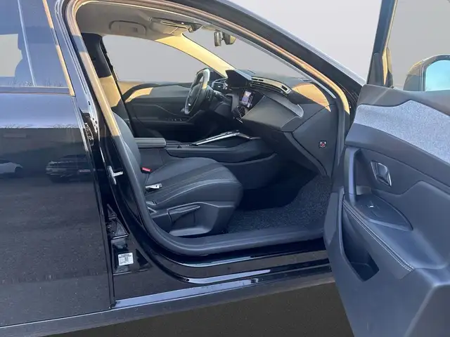 Peugeot 308 view 11