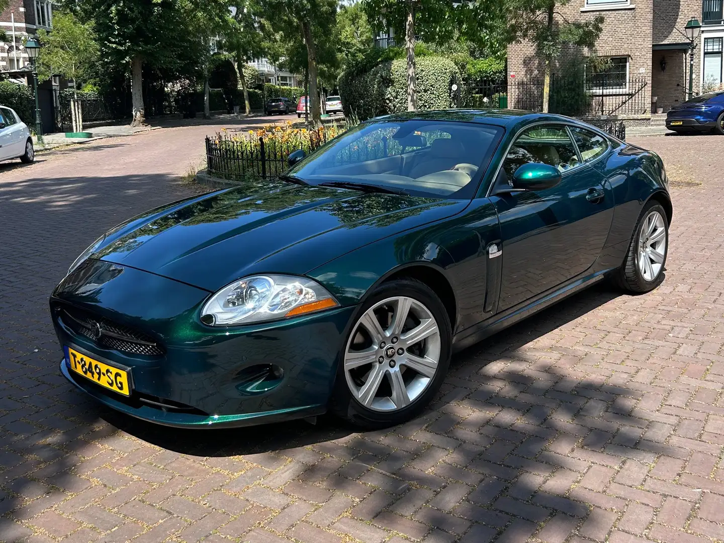 Jaguar XK XKR 4.2 V8 Coupé Groen - 1