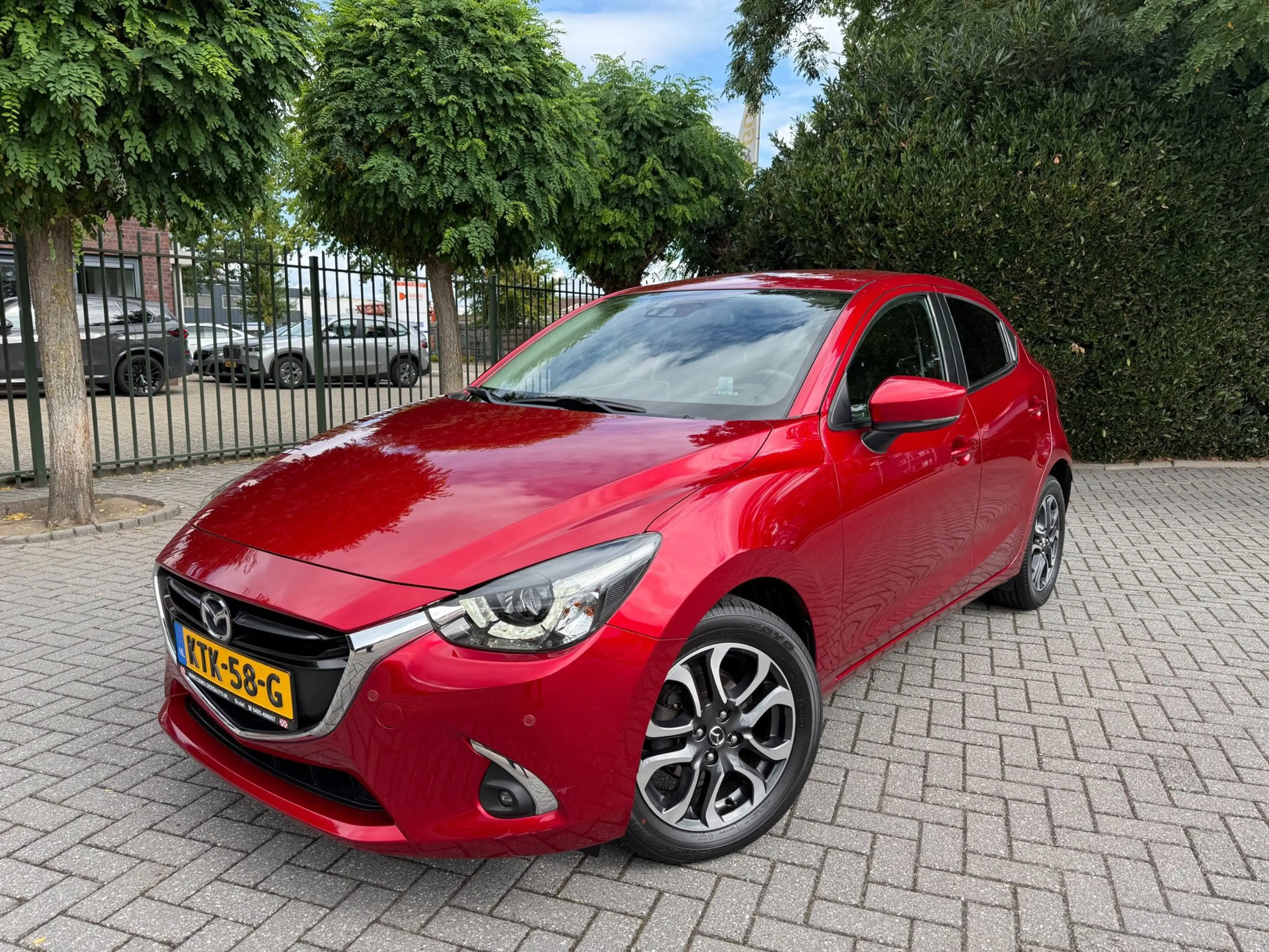 Mazda 2 1.5 Skyactiv-G, Clima, Navigatie, Cruise Control,