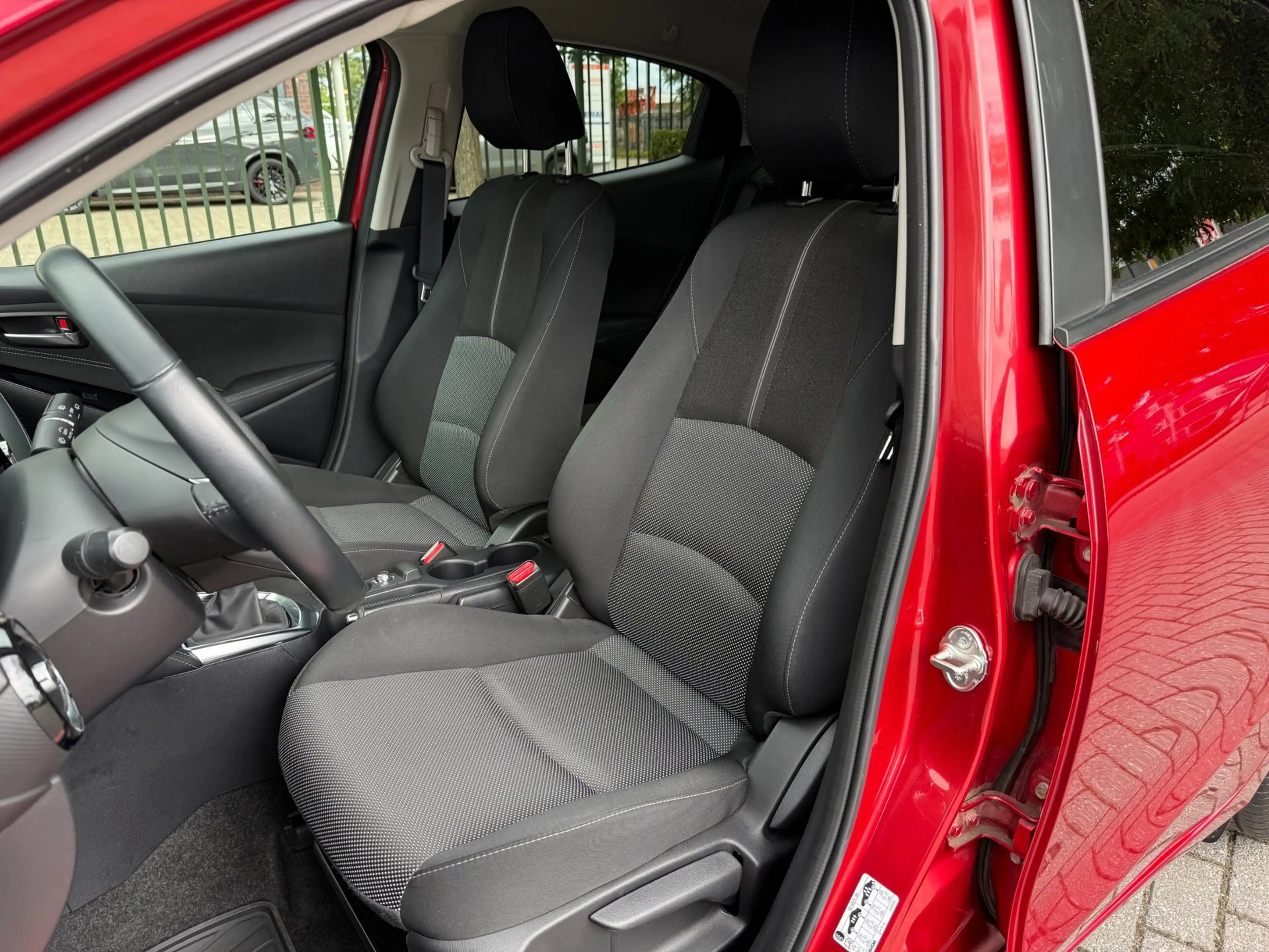 Mazda 2 1.5 Skyactiv-G, Clima, Navigatie, Cruise Control, — photo 7