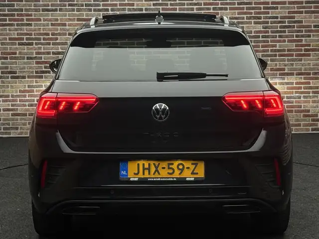 Volkswagen T-Roc view 5
