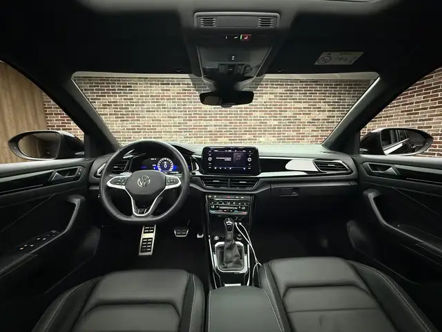 Volkswagen T-Roc view 12