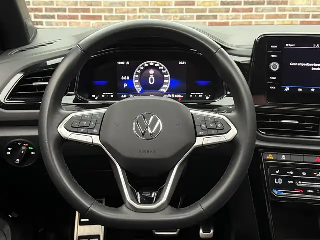 Volkswagen T-Roc view 9
