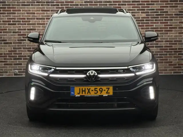 Volkswagen T-Roc view 7