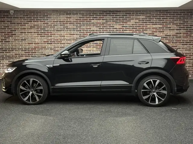 Volkswagen T-Roc view 6