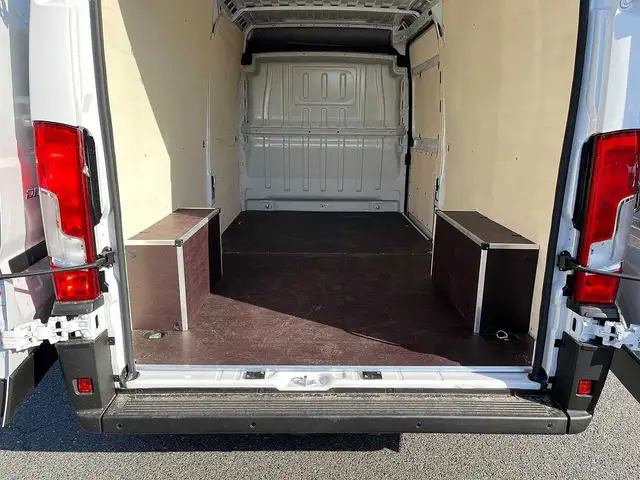 Fiat Ducato view 5