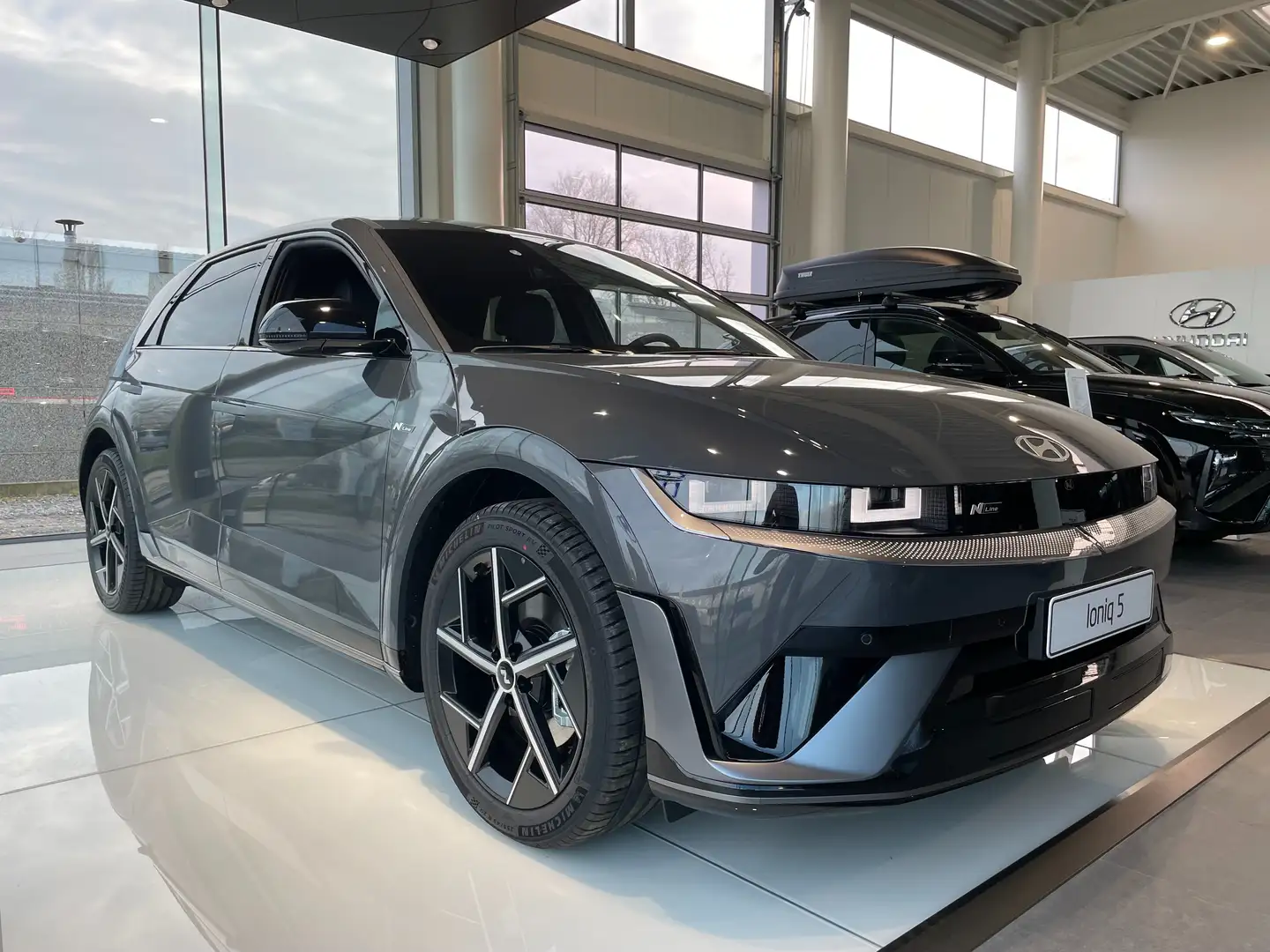 Hyundai IONIQ 5 84 kWh Core Plus N-Line Grijs - 1