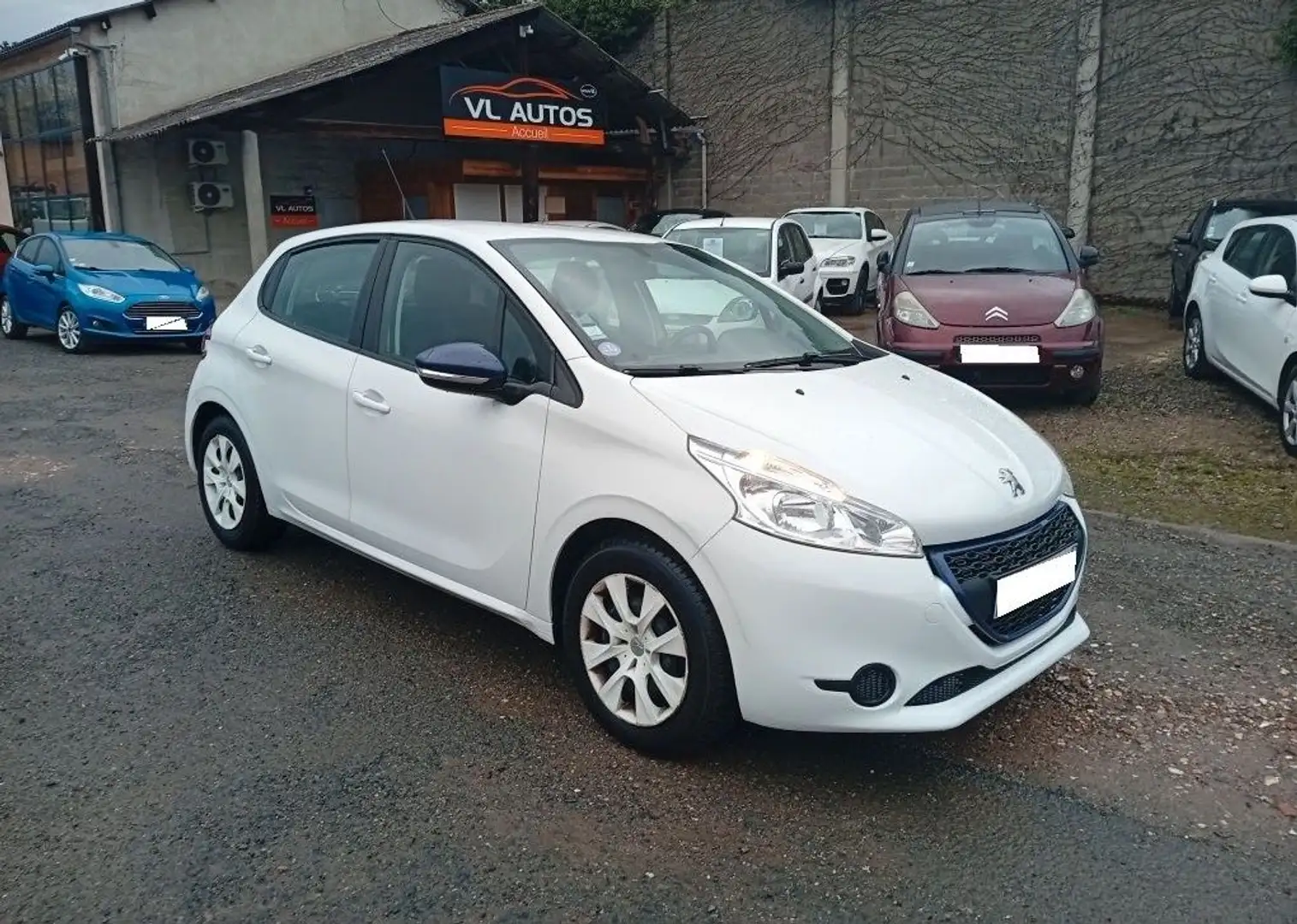 Peugeot 208 1.0 68 cv Année 2014 Crit'air 1 Blanc - 1