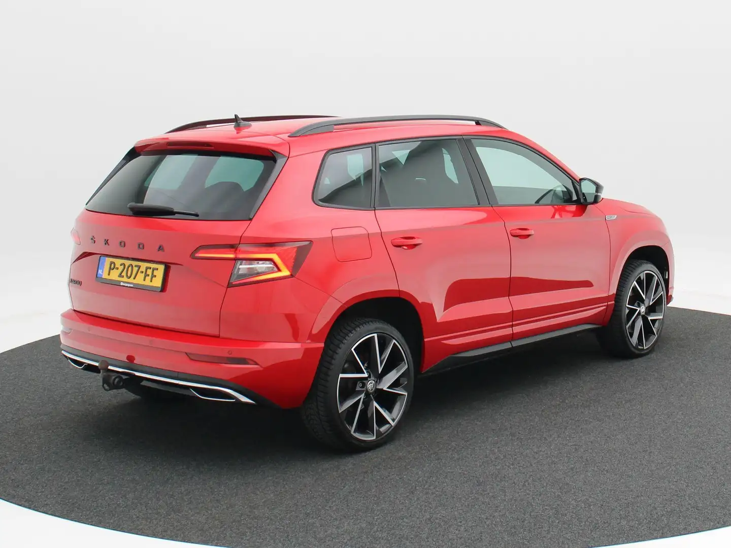 Skoda Karoq 1.5 TSi 150 Pk Automaat Sportline Business | Cruis Rood - 2
