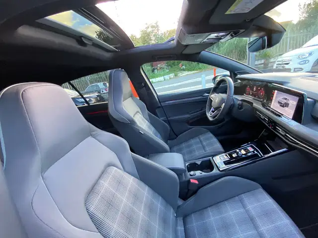 Volkswagen Golf view 12
