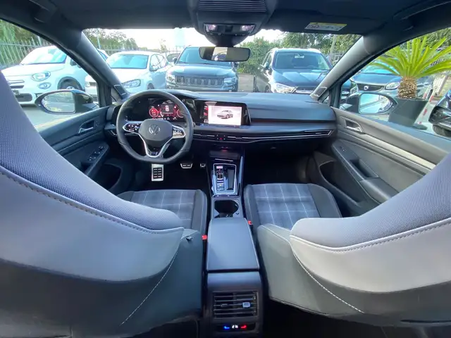 Volkswagen Golf view 11