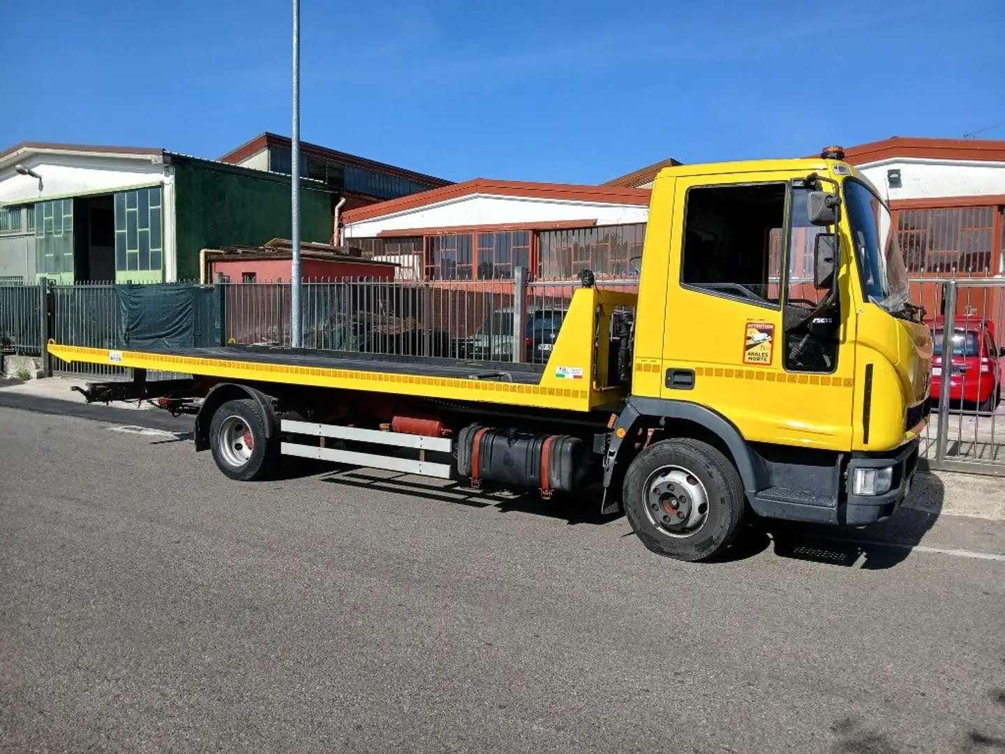 Iveco LKW/TRUCKS CARROATTREZZI  75 Jaune - 2