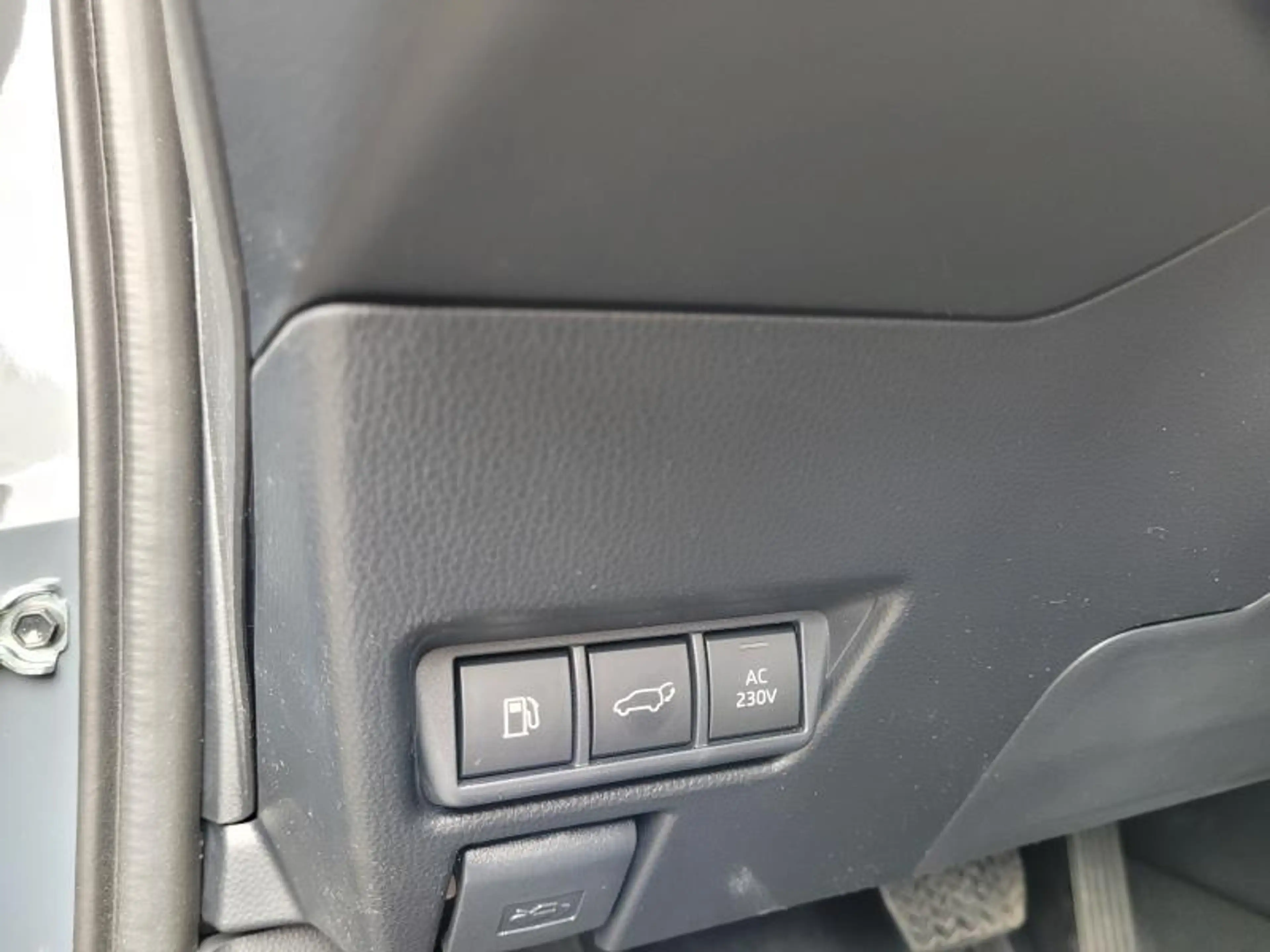 Toyota Prius Plug In Premium DEMO Wagen - niet ingeschreven — photo 11