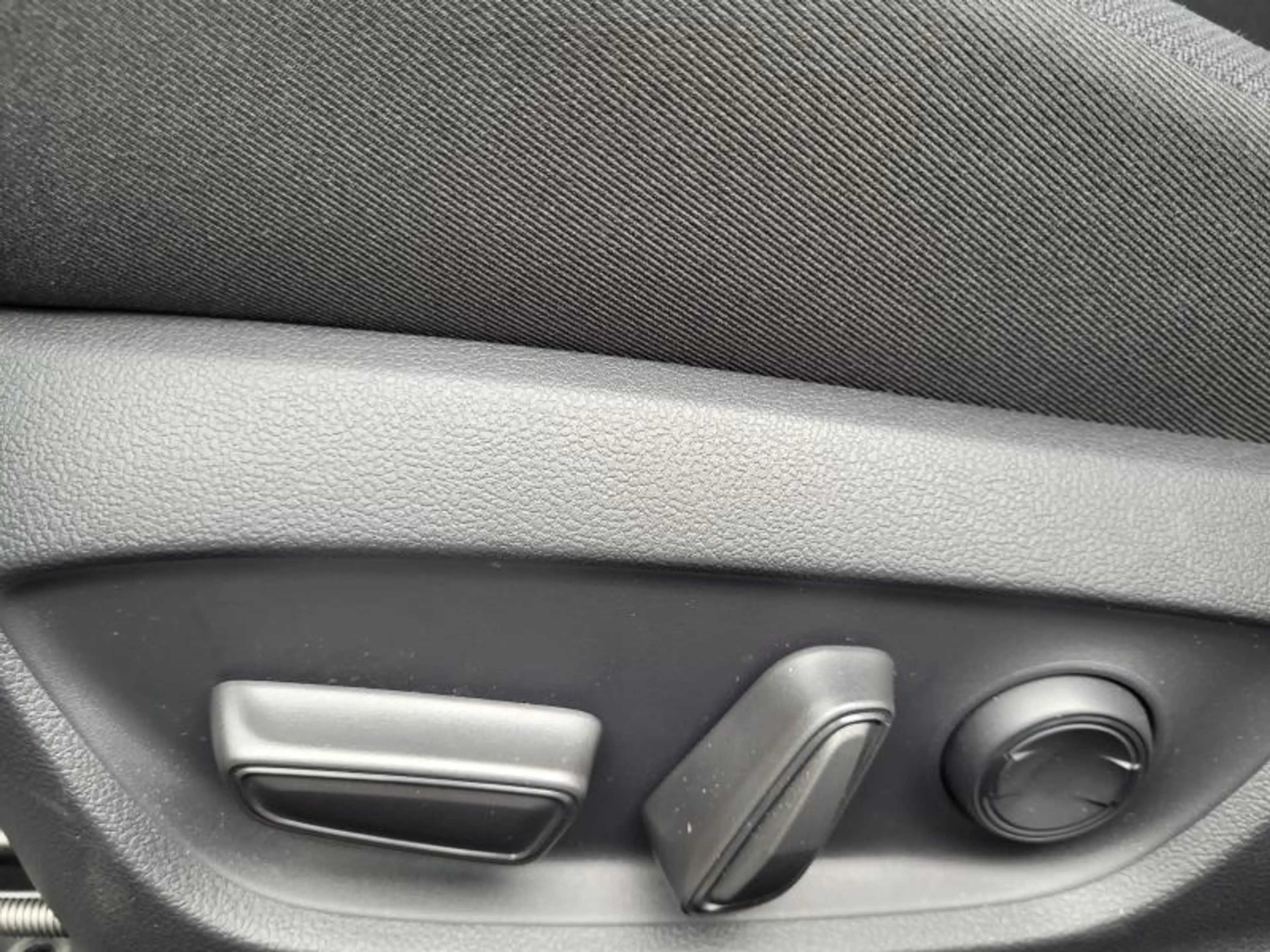 Toyota Prius Plug In Premium DEMO Wagen - niet ingeschreven — photo 13