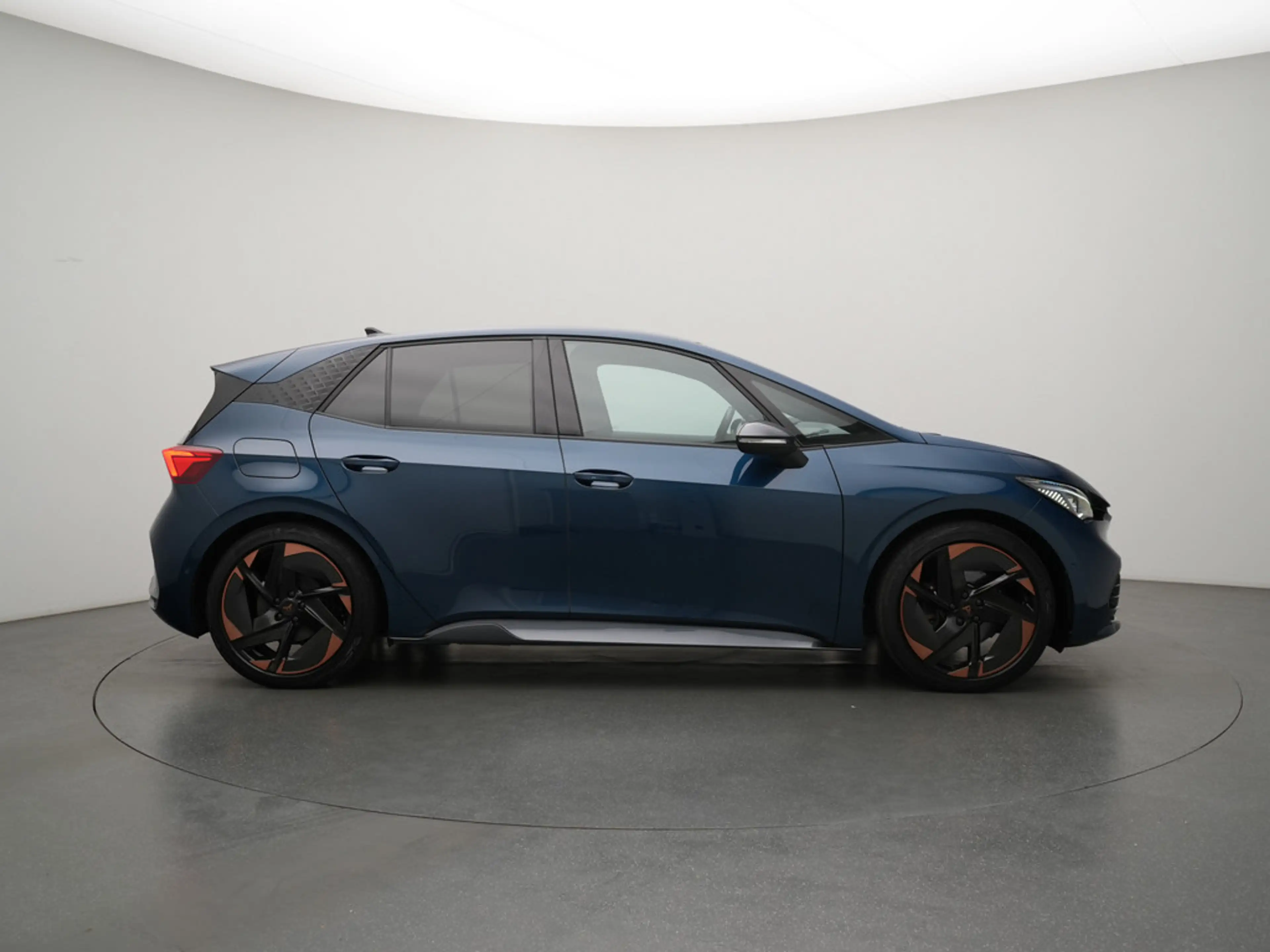 CUPRA Born ACC NAVI KAM SHZ HUD LED PDC KLIMA — photo 3