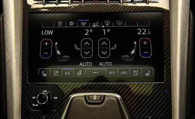 Lamborghini Urus view 12